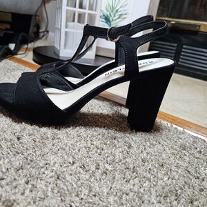 ❌️SOLD❌️Anne Klein‎ Black Strappy Sandals